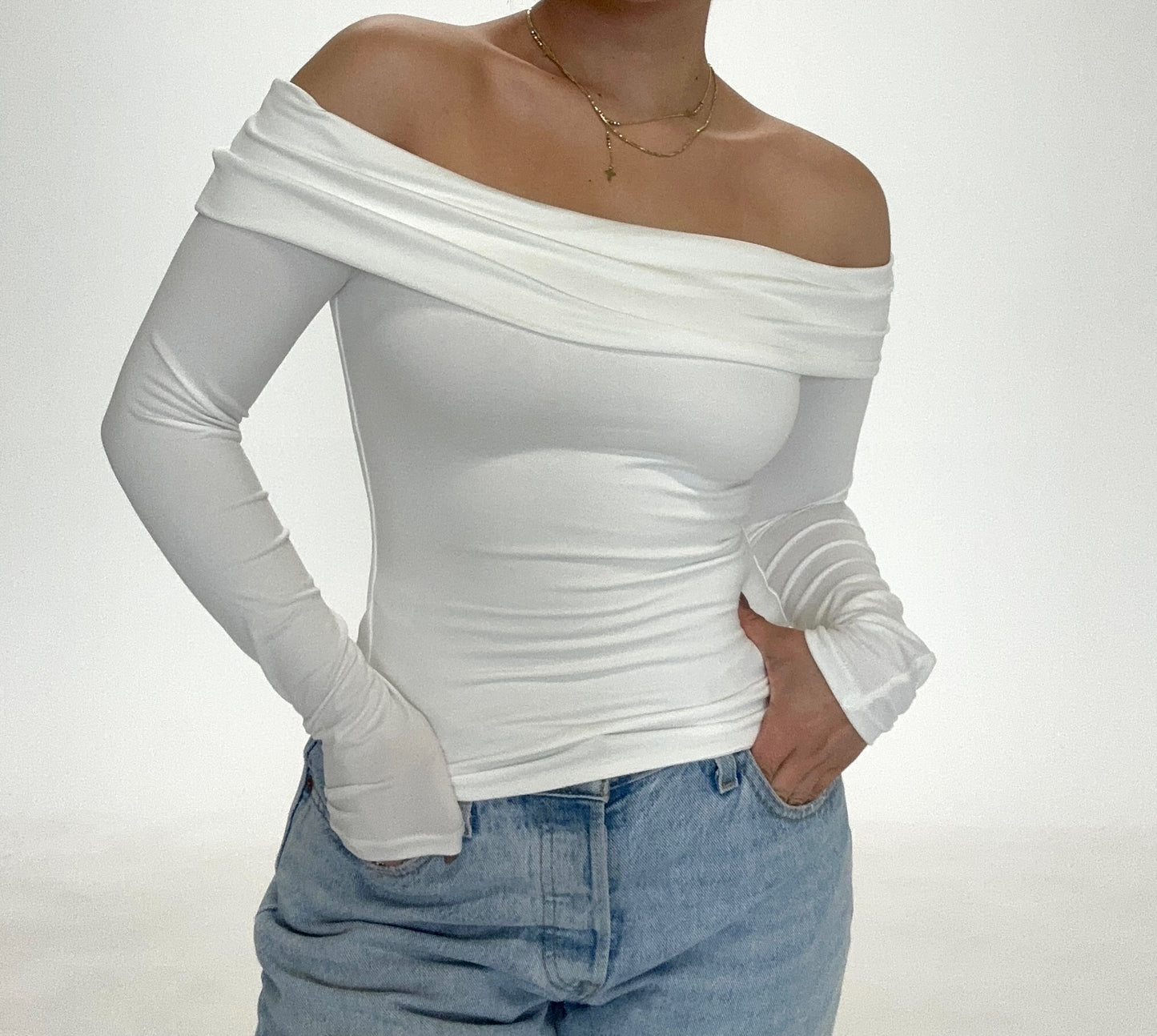 Off the shoulder Basic Long Sleeve- White