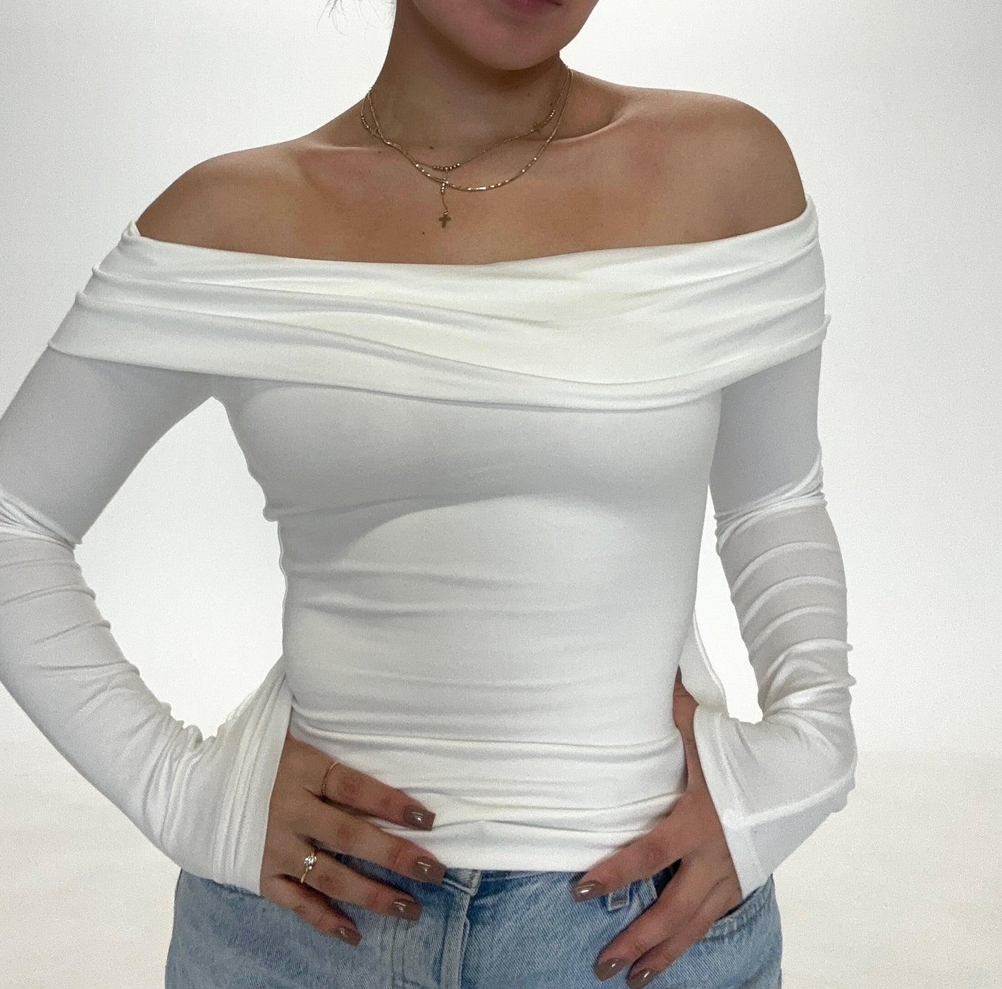 Off the shoulder Basic Long Sleeve- White