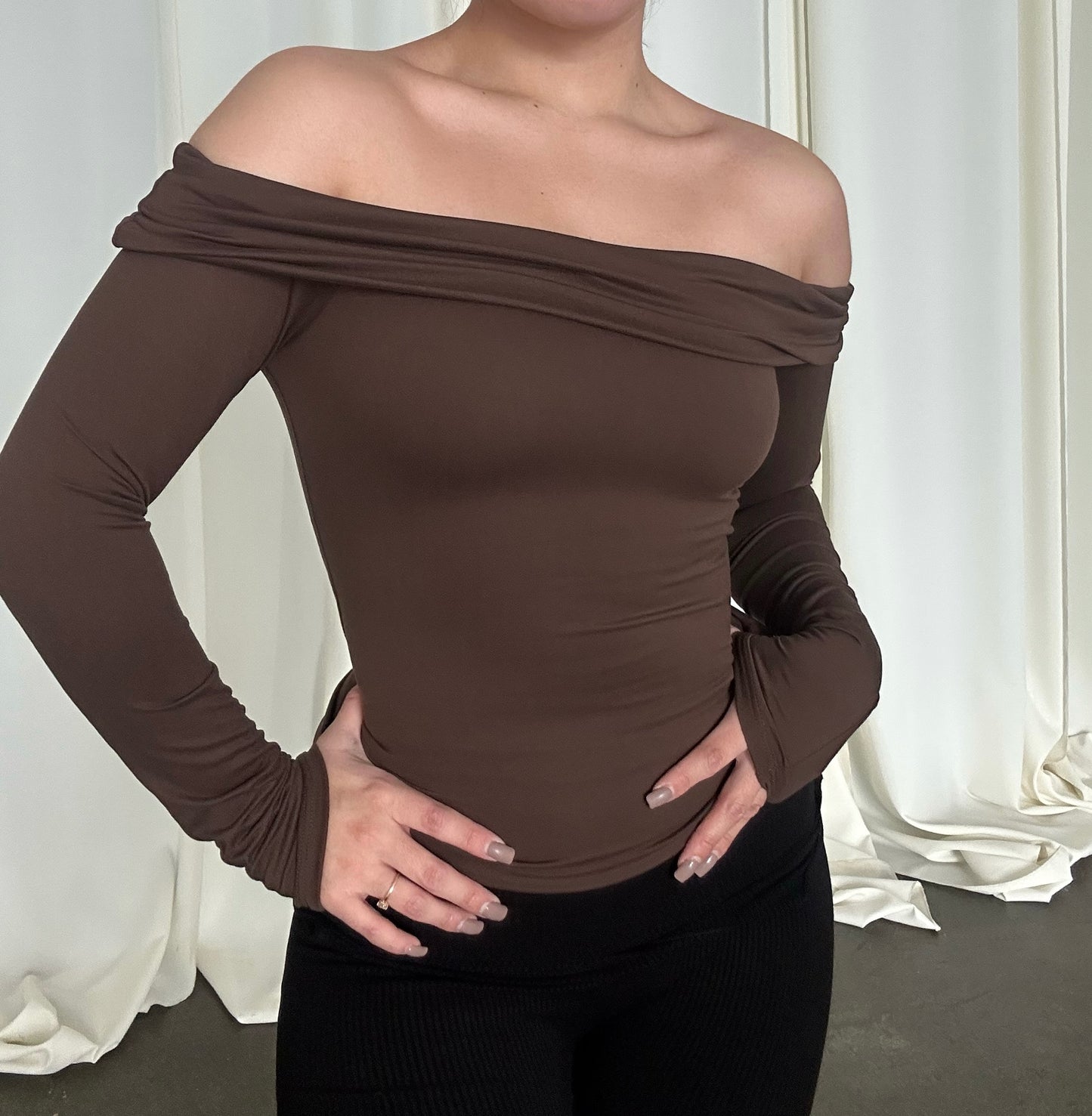 Off the shoulder Basic Long Sleeve- Chocolate
