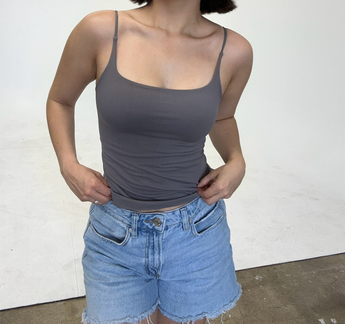 Square line tank- Grey Oak