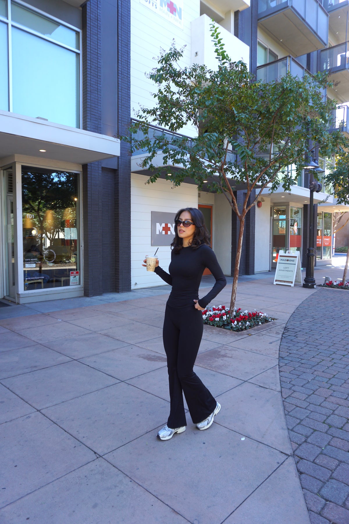 Form Crossover FLARE Legging- Black